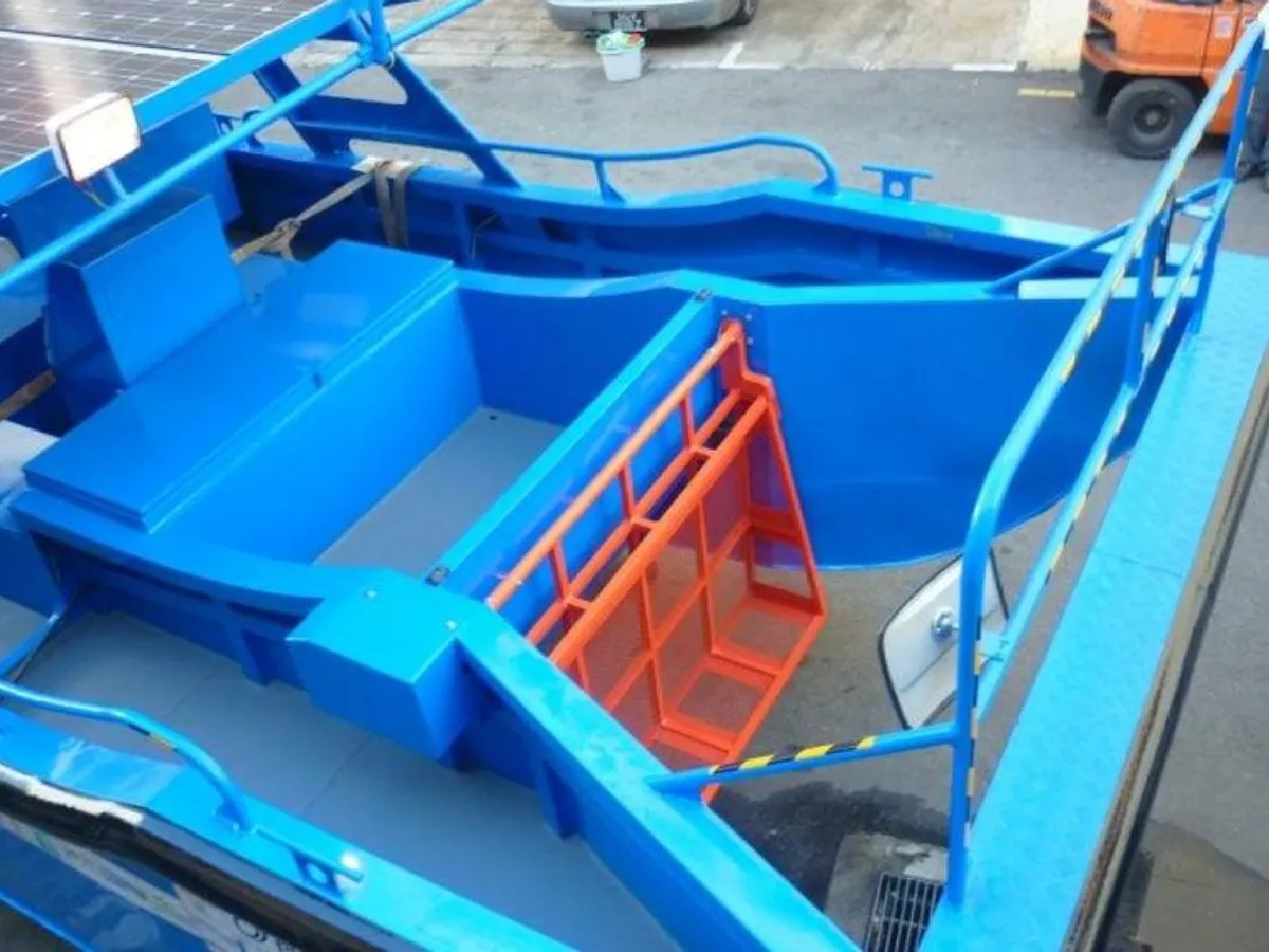 Kapal kerja untuk dijual