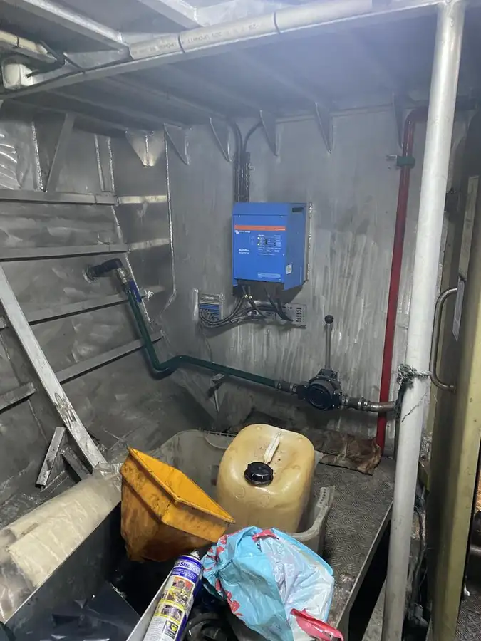 Kapal anak kapal untuk dijual