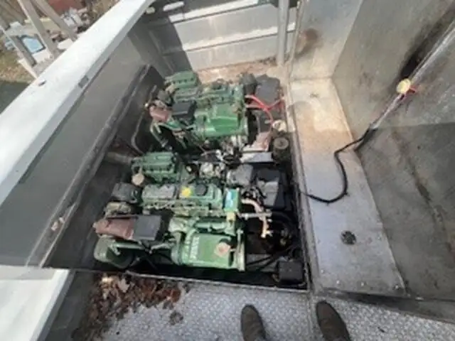 Kapal kerja untuk dijual