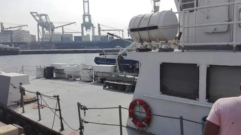 Kapal rondaan untuk dijual