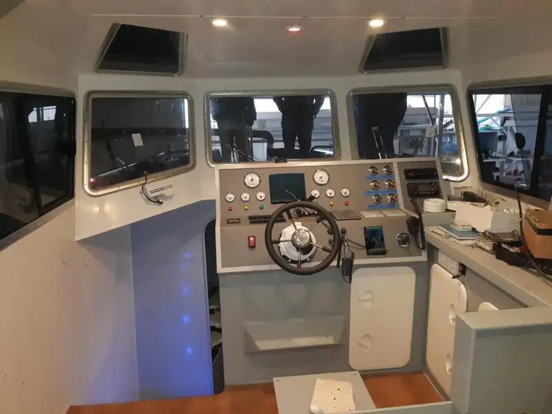 Kapal kerja untuk dijual
