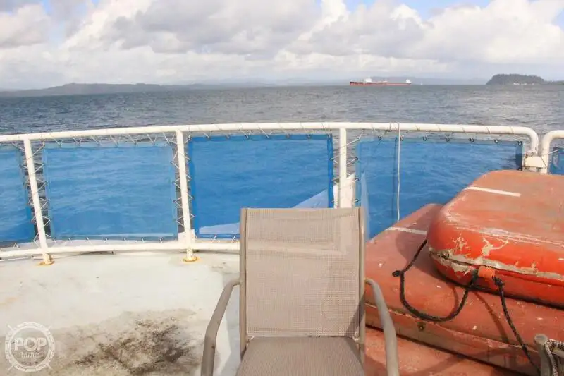 Kapal feri untuk dijual