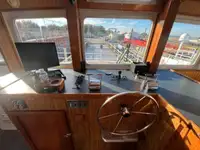 Kapal anak kapal untuk dijual