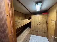 Kapal anak kapal untuk dijual
