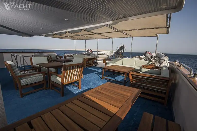 Kapal pelayaran untuk dijual