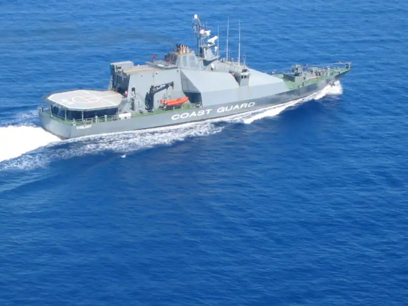 Kapal rondaan untuk dijual