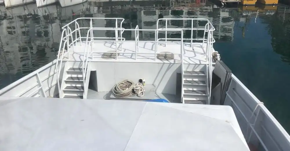 Kapal layar untuk dijual