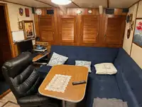 Kapal rondaan untuk dijual
