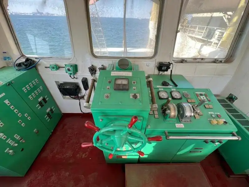 Kapal kerja untuk dijual