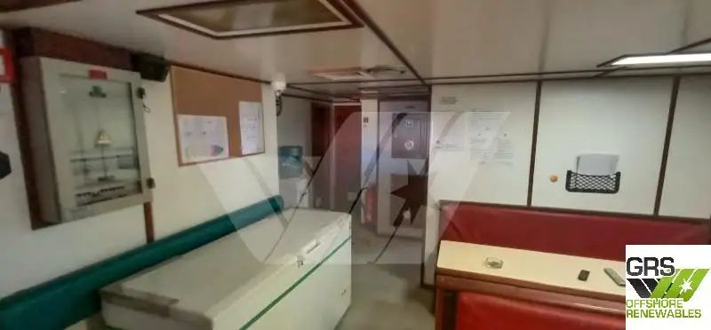 Kapal bekalan untuk dijual