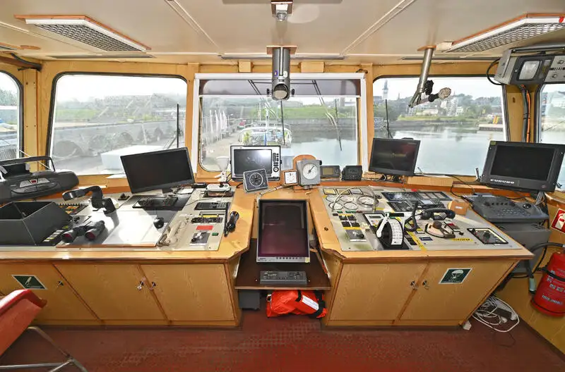 Kapal pelayaran untuk dijual