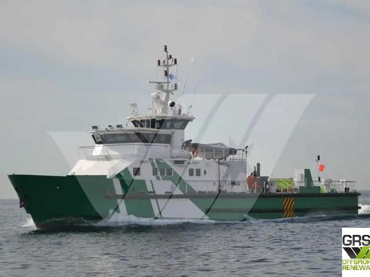 Kapal anak kapal untuk dijual
