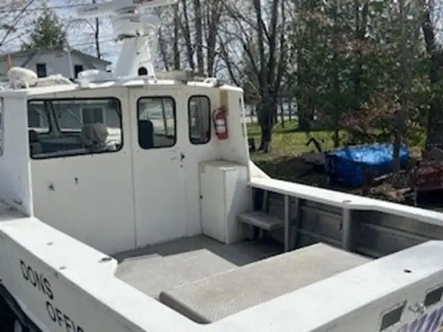 Kapal kerja untuk dijual