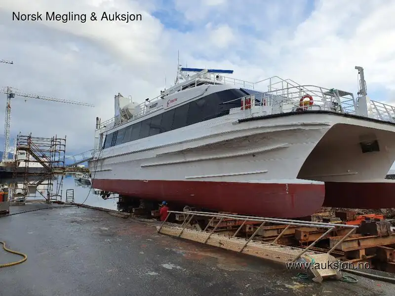 Kapal layar untuk dijual