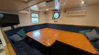 Kapal tinjauan untuk dijual