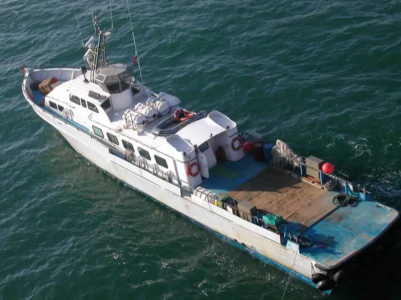Kapal anak kapal untuk dijual