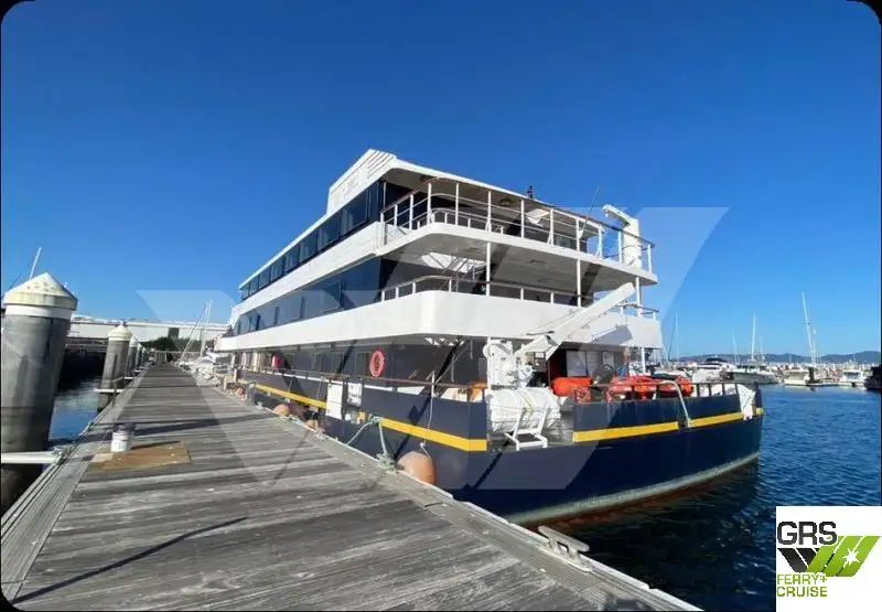 Kapal pelayaran untuk dijual