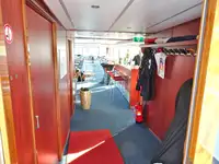 Kapal pelayaran untuk dijual