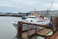 Kapal pelayaran untuk dijual