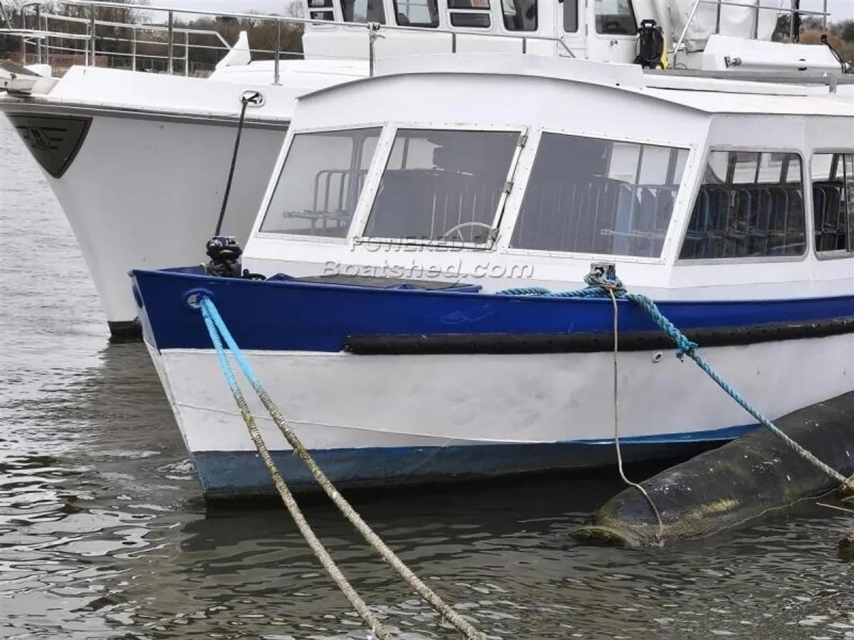 Kapal penumpang untuk dijual