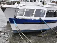 Kapal penumpang untuk dijual