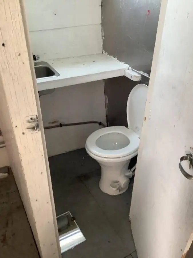 Kapal kerja untuk dijual