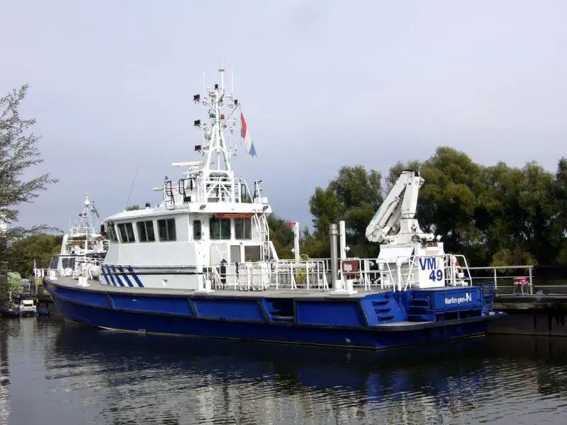 Kapal rondaan untuk dijual