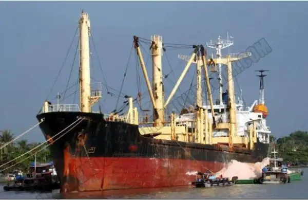 Kapal pengangkut pukal untuk dijual