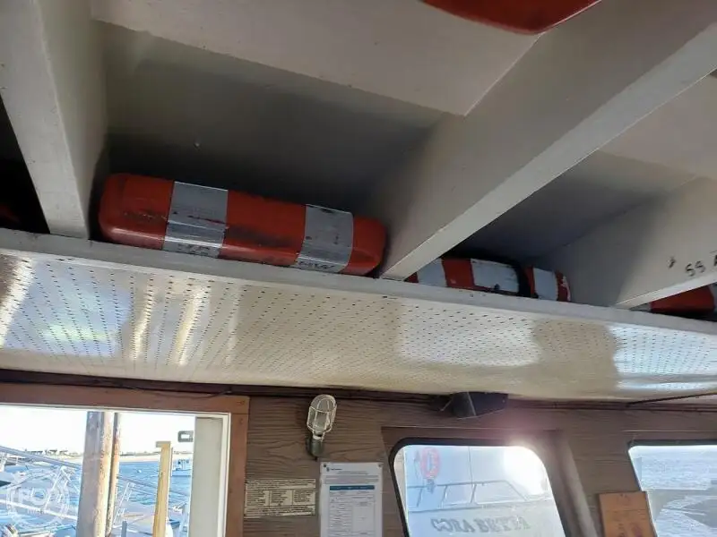 Kapal feri untuk dijual