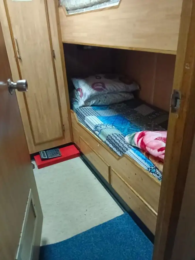 Kapal anak kapal untuk dijual