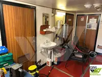 Kapal bekalan untuk dijual
