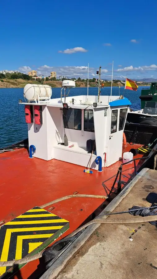 Kapal kerja untuk dijual