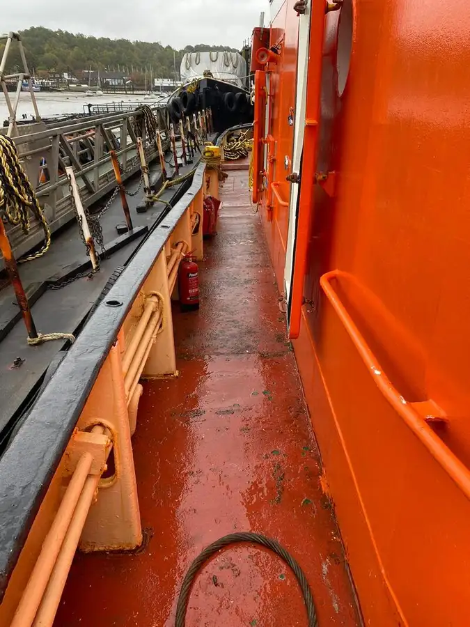 Kapal tunda untuk dijual