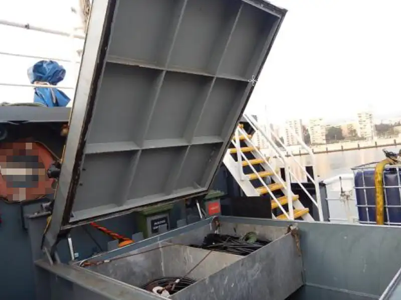 Kapal kerja untuk dijual