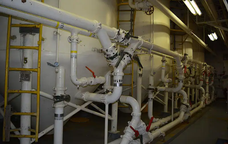 Kapal LNG untuk dijual