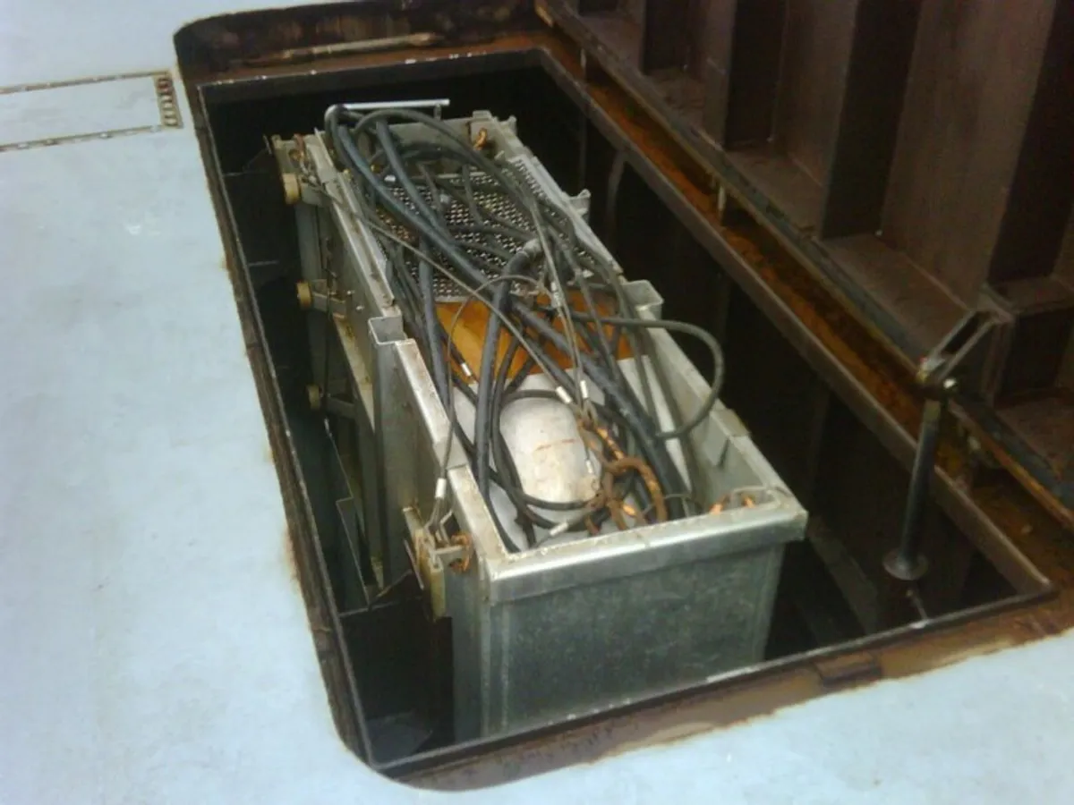 Kapal kerja untuk dijual