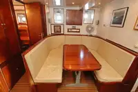Kapal rondaan untuk dijual