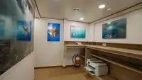Kapal tinjauan untuk dijual