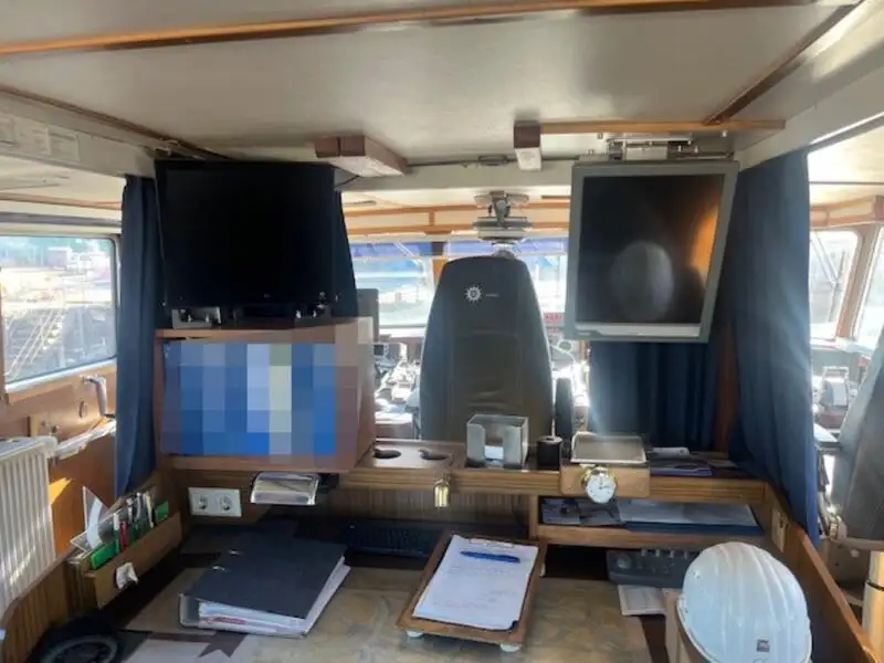 Kapal rondaan untuk dijual