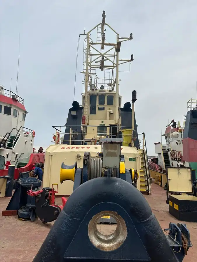 Kapal tunda untuk dijual