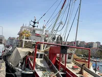 Kapal memancing untuk dijual