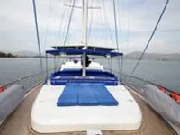 Yacht untuk dijual