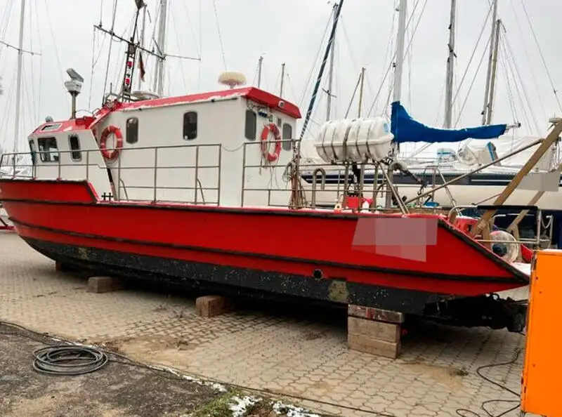 Kapal kerja untuk dijual