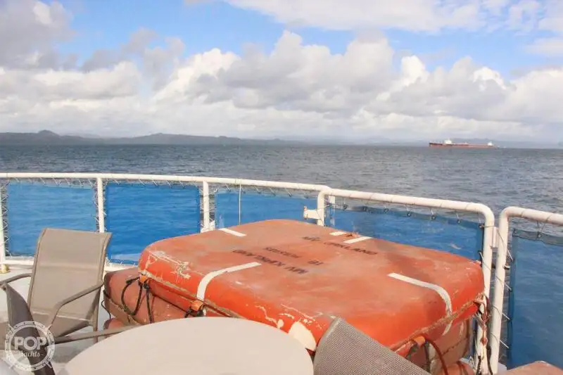 Kapal feri untuk dijual