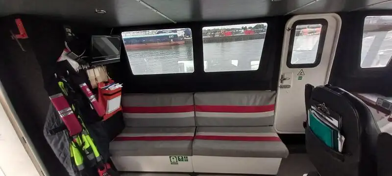 Kapal anak kapal untuk dijual