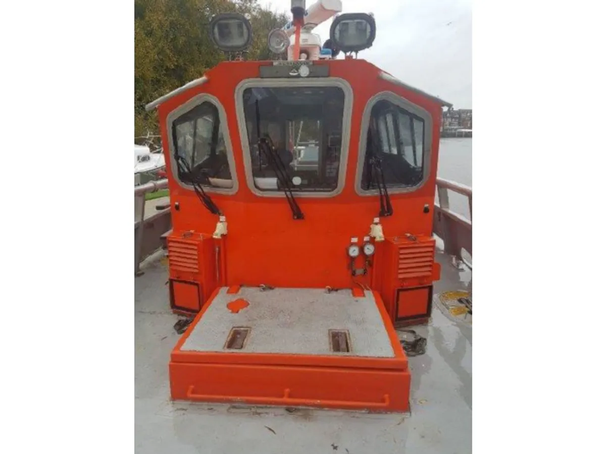 Kapal kerja untuk dijual