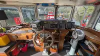 Kapal tinjauan untuk dijual