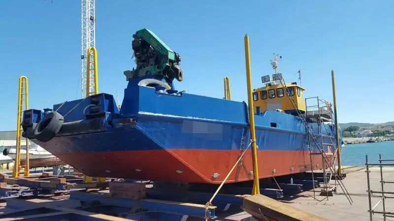 Kapal kerja untuk dijual