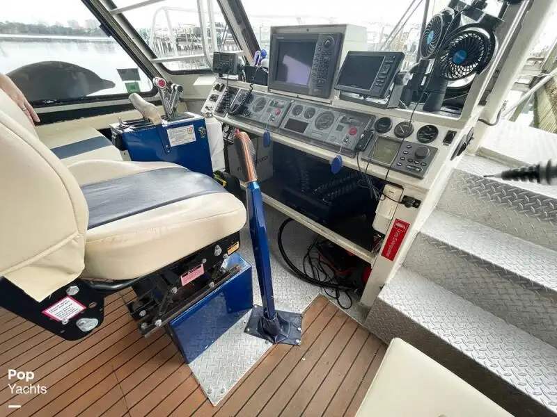 Kapal pelayaran untuk dijual