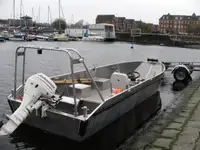 Kapal rondaan untuk dijual